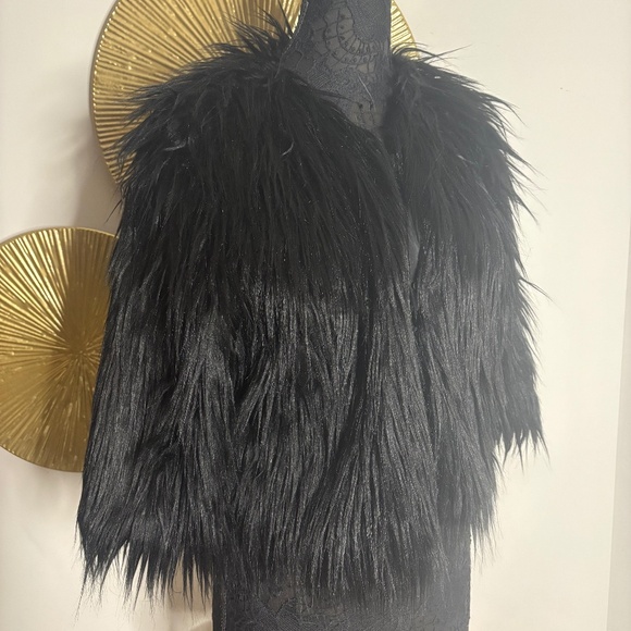 **Faux Fur Cropped Jacket** - Picture 2 of 6